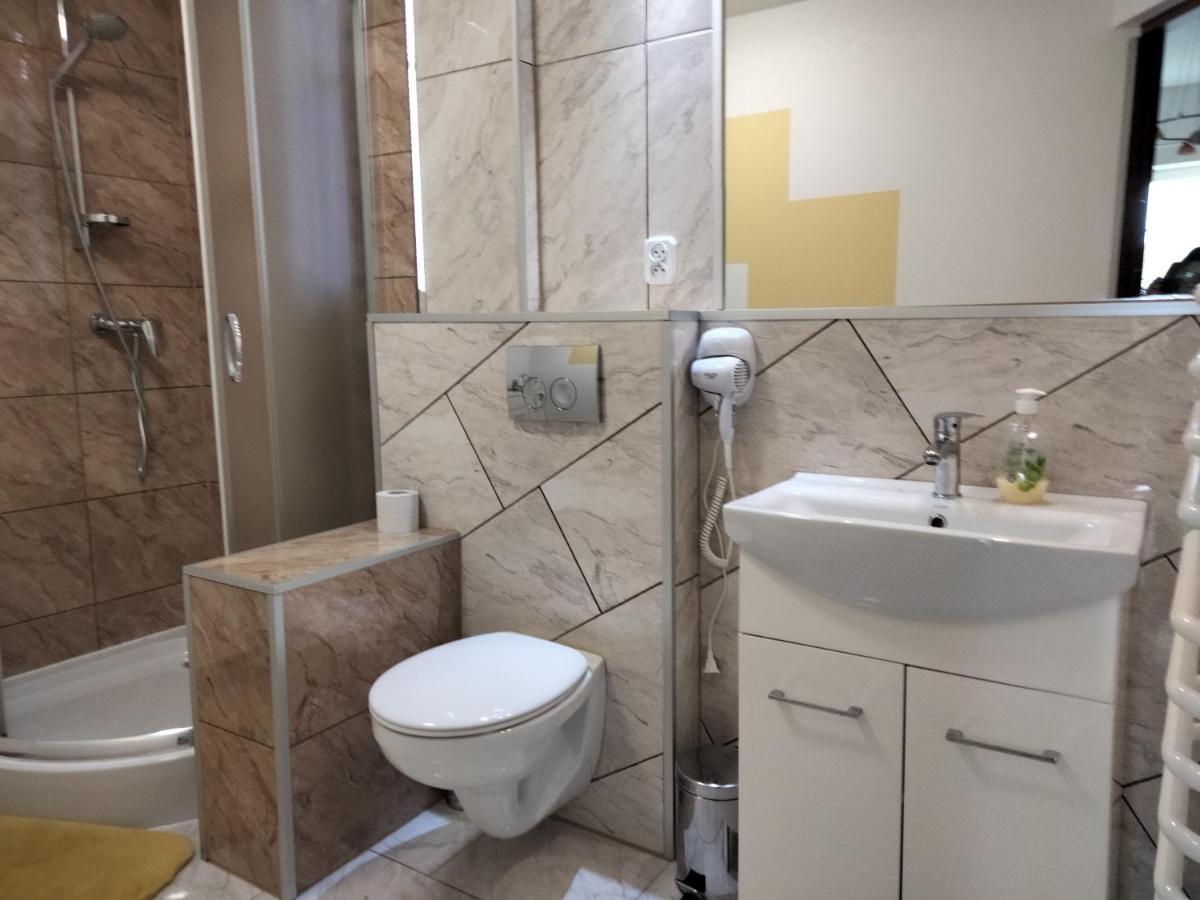 Villa Pod Piramida Ługniany Esterno foto