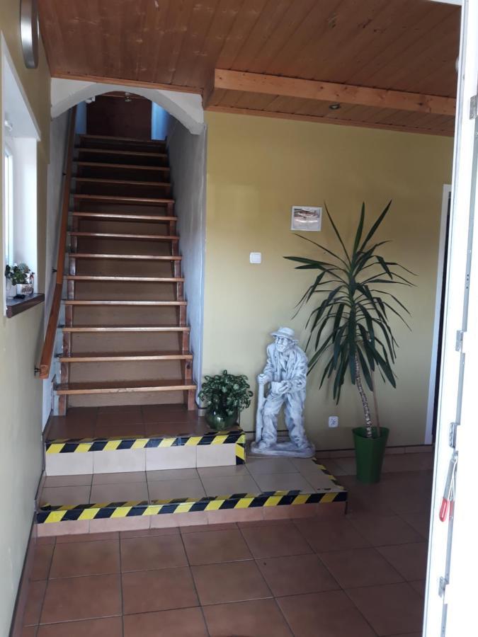 Villa Pod Piramida Ługniany Esterno foto
